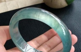 如何判断翡翠的种水质量好坏（一种水好不好的关键指标是什么？如何识别翡翠的种水质量？）
